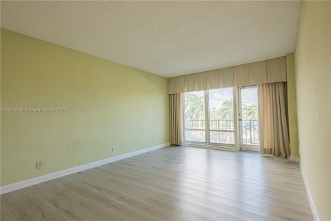 Condominio en venta en Fort Lauderdale, Florida, 3 dormitorios, 176.14 m2 № 1398042 - foto 7