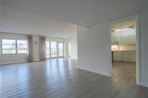 Condominio en venta en Fort Lauderdale, Florida, 3 dormitorios, 176.14 m2 № 1398042 - foto 12