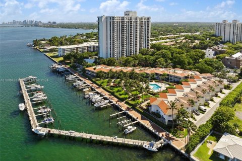 Copropriété à vendre à Miami, Floride: 2 chambres, 142.88 m2 № 1172585 - photo 26