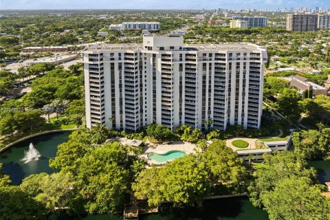 Condo in Miami, Florida, 2 bedrooms  № 1172585 - photo 27