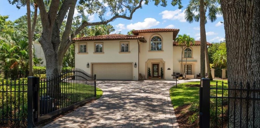 Villa ou maison à Tampa, Floride 4 chambres, 437.29 m2 № 1242901