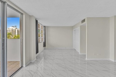 Condominio en venta en Bay Harbor Islands, Florida, 1 dormitorio, 110.74 m2 № 1381965 - foto 12