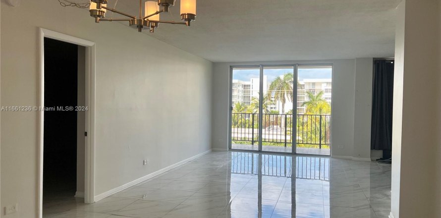 Condominio en Bay Harbor Islands, Florida, 1 dormitorio  № 1381965