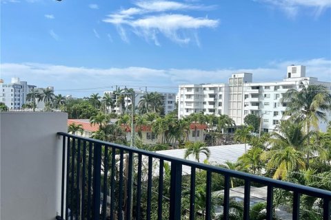 Condominio en venta en Bay Harbor Islands, Florida, 1 dormitorio, 110.74 m2 № 1381965 - foto 7