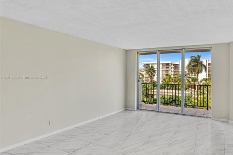 Condominio en venta en Bay Harbor Islands, Florida, 1 dormitorio, 110.74 m2 № 1381965 - foto 9