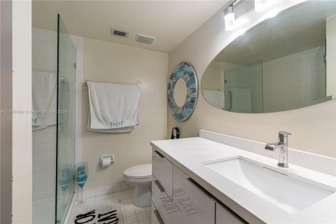 Condo in Pompano Beach, Florida, 2 bedrooms  № 1382054 - photo 13