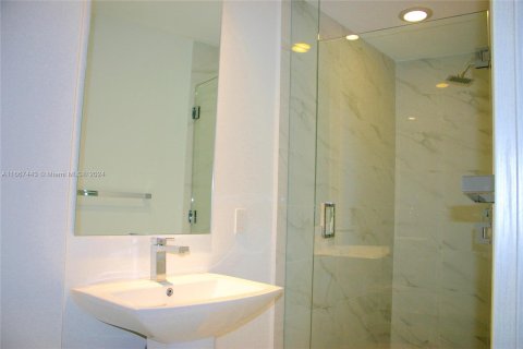 Condo in Miami, Florida, 3 bedrooms  № 1382052 - photo 24