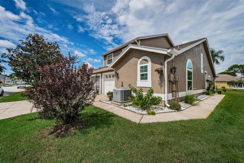 Townhouse in New Port Richey, Florida 3 bedrooms, 138.15 sq.m. № 1363151 - photo 26