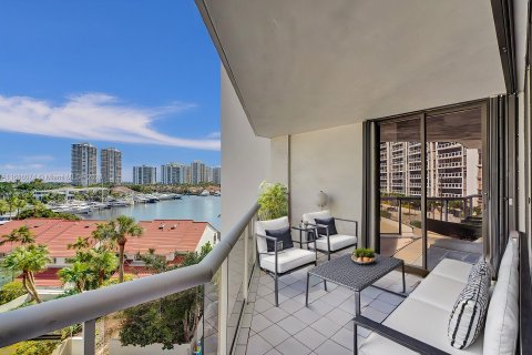 Condo in Aventura, Florida, 2 bedrooms  № 1423376 - photo 12