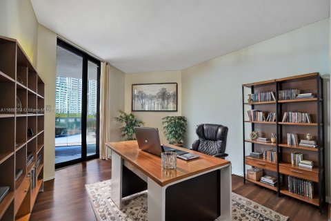 Condo in Aventura, Florida, 2 bedrooms  № 1423376 - photo 19