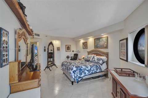 Condo in Aventura, Florida, 2 bedrooms  № 1423376 - photo 16