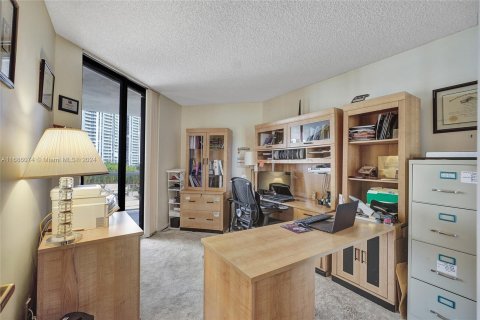 Condo in Aventura, Florida, 2 bedrooms  № 1423376 - photo 20