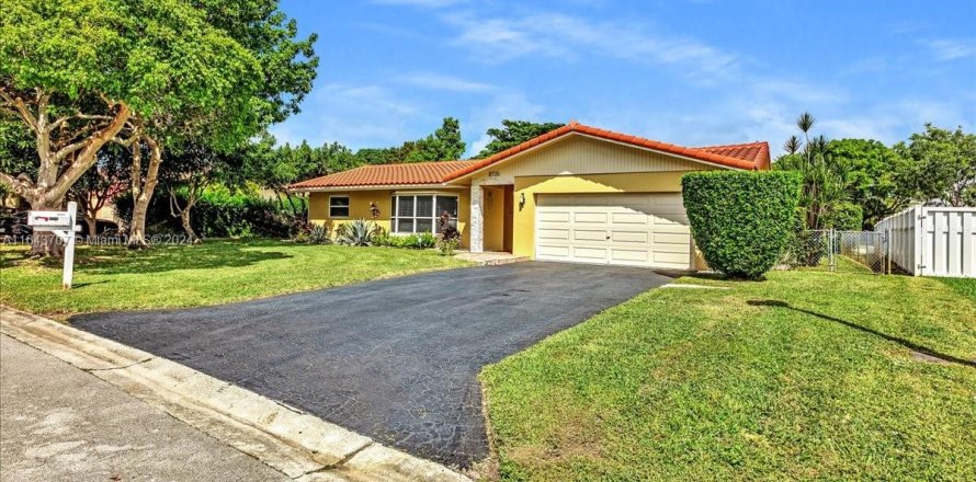 Casa en Coral Springs, Florida 4 dormitorios, 191.94 m2 № 1325655