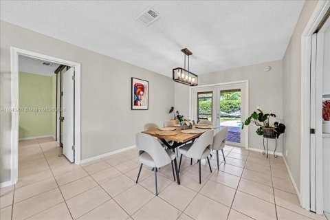 Casa en venta en Coral Springs, Florida, 4 dormitorios, 191.94 m2 № 1325655 - foto 16