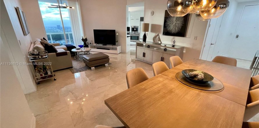 Condo à Sunny Isles Beach, Floride, 2 chambres  № 1505