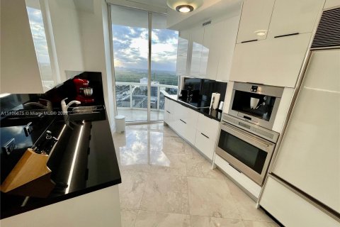 Condominio en venta en Sunny Isles Beach, Florida, 2 dormitorios, 133.31 m2 № 1505 - foto 6