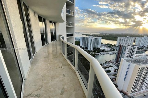 Condominio en venta en Sunny Isles Beach, Florida, 2 dormitorios, 133.31 m2 № 1505 - foto 24