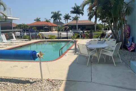 Copropriété à vendre à Punta Gorda, Floride: 2 chambres, 116.96 m2 № 1202410 - photo 3