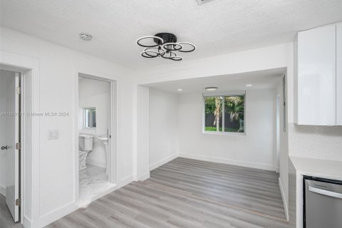 Villa ou maison à vendre à Miami Gardens, Floride: 4 chambres, 128.95 m2 № 1365628 - photo 24