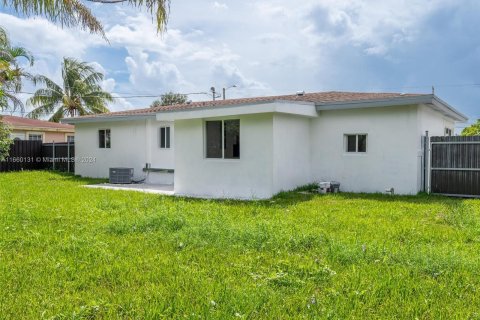 Villa ou maison à vendre à Miami Gardens, Floride: 4 chambres, 128.95 m2 № 1365628 - photo 13