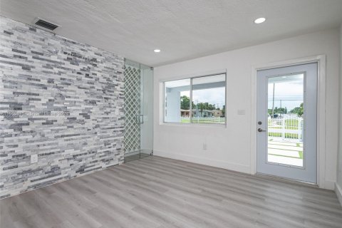 Villa ou maison à vendre à Miami Gardens, Floride: 4 chambres, 128.95 m2 № 1365628 - photo 14