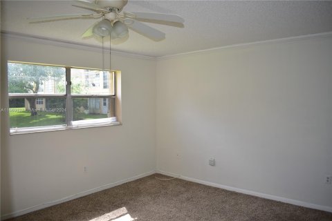 Condo in Sunrise, Florida, 2 bedrooms  № 1365630 - photo 12