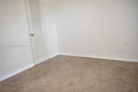 Condo in Sunrise, Florida, 2 bedrooms  № 1365630 - photo 22