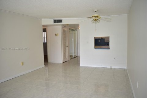 Condo in Sunrise, Florida, 2 bedrooms  № 1365630 - photo 10