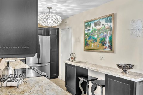 Condo in Miami Beach, Florida, 1 bedroom  № 1281337 - photo 14