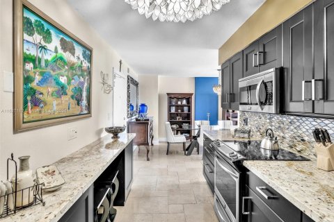 Condo in Miami Beach, Florida, 1 bedroom  № 1281337 - photo 15