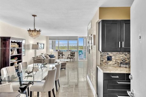 Copropriété à vendre à Miami Beach, Floride: 1 chambre, 84.54 m2 № 1281337 - photo 10