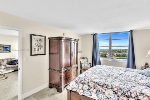 Condo in Miami Beach, Florida, 1 bedroom  № 1281337 - photo 18