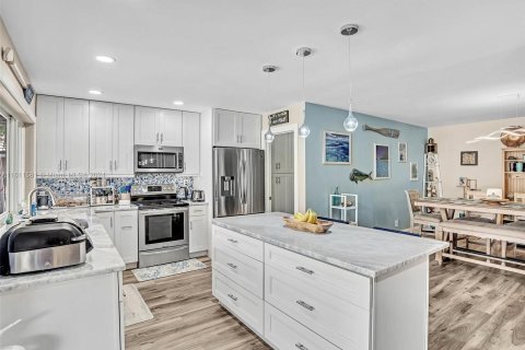 Casa en venta en Coral Springs, Florida, 4 dormitorios, 217.02 m2 № 1233660 - foto 10