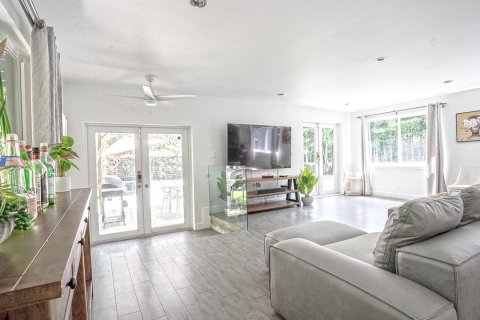 Casa en venta en Wilton Manors, Florida, 4 dormitorios, 167.04 m2 № 970360 - foto 2