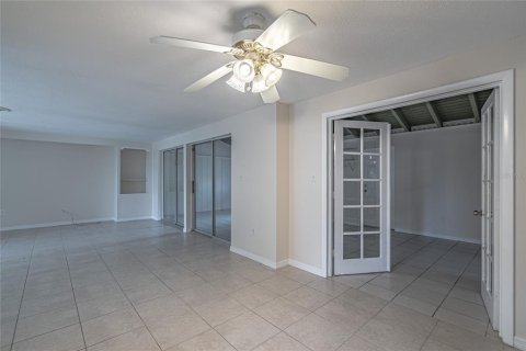 House in Port Charlotte, Florida 3 bedrooms, 184.13 sq.m. № 914542 - photo 6