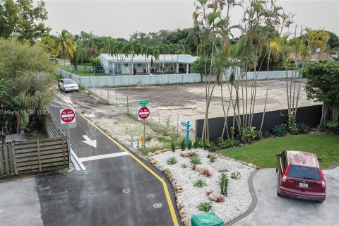 Terrain à vendre à Miami, Floride № 339233 - photo 4
