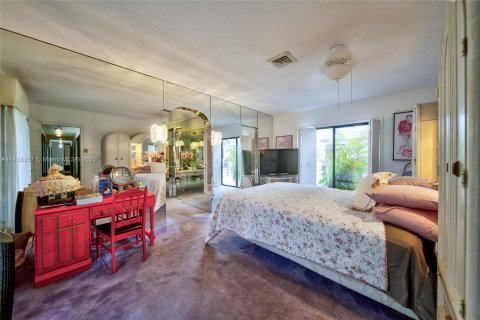 Casa en venta en Plantation, Florida, 5 dormitorios, 413.97 m2 № 674390 - foto 29