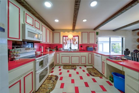 Casa en venta en Plantation, Florida, 5 dormitorios, 413.97 m2 № 674390 - foto 23