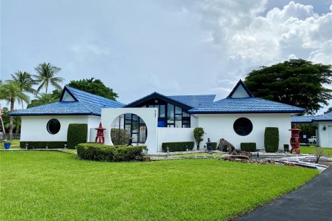 Casa en venta en Plantation, Florida, 5 dormitorios, 413.97 m2 № 674390 - foto 1