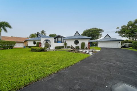 Casa en venta en Plantation, Florida, 5 dormitorios, 413.97 m2 № 674390 - foto 4