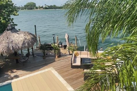 Casa en venta en Miami Beach, Florida, 4 dormitorios, 286.14 m2 № 1377412 - foto 10