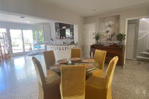 Casa en venta en Miami Beach, Florida, 4 dormitorios, 286.14 m2 № 1377412 - foto 24