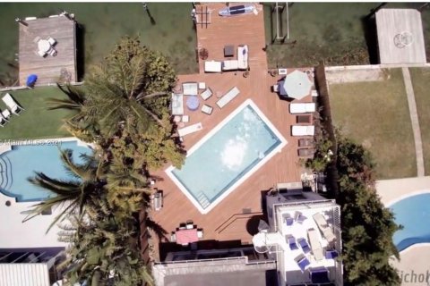 Casa en venta en Miami Beach, Florida, 4 dormitorios, 286.14 m2 № 1377412 - foto 21