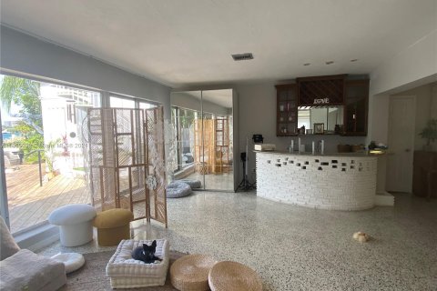 Casa en venta en Miami Beach, Florida, 4 dormitorios, 286.14 m2 № 1377412 - foto 18