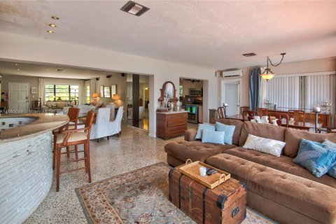 Casa en venta en Miami Beach, Florida, 4 dormitorios, 286.14 m2 № 1377412 - foto 26