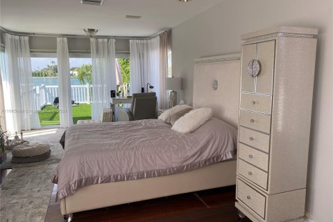 Villa ou maison à vendre à Miami Beach, Floride: 4 chambres, 286.14 m2 № 1377412 - photo 6