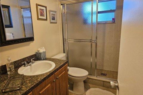 Condo in Lauderdale Lakes, Florida, 2 bedrooms  № 990529 - photo 19