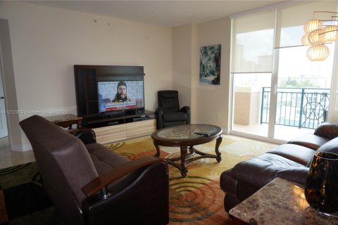 Condominio en alquiler en Sunny Isles Beach, Florida, 2 dormitorios, 106 m2 № 20270 - foto 1