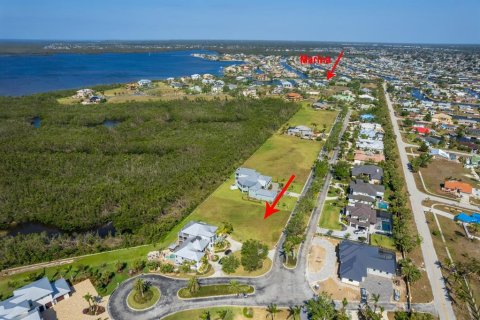 Terreno en venta en Port Charlotte, Florida № 411676 - foto 6