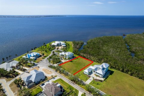 Terreno en venta en Port Charlotte, Florida № 411676 - foto 2